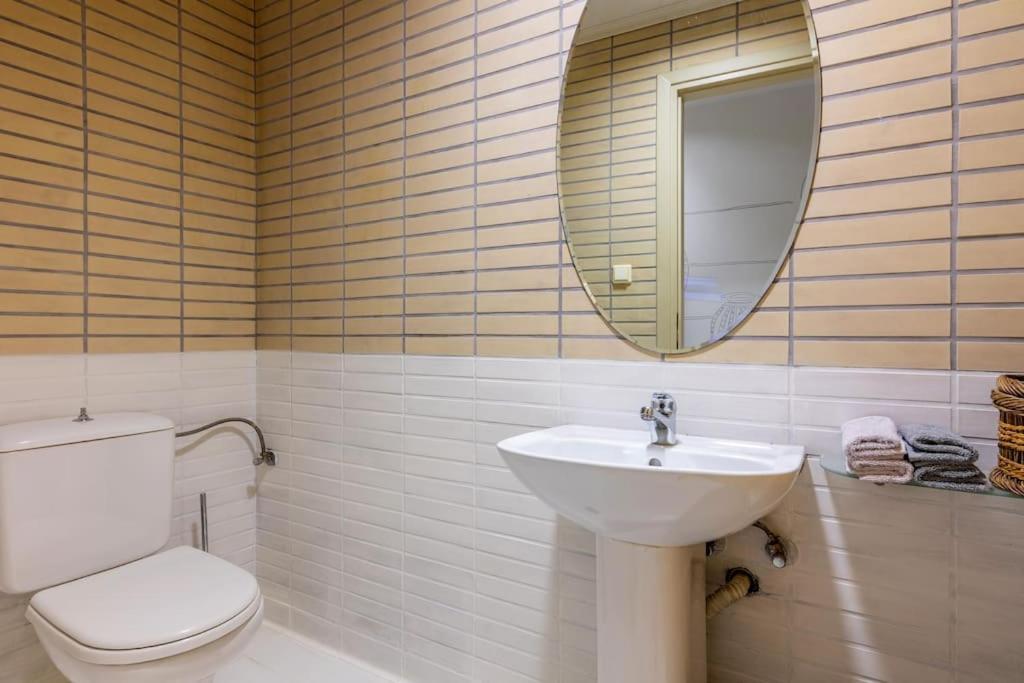 Downtown Spacious Loft Apartment Just 3 Minutes From City Centre Iraklio Eksteriør billede